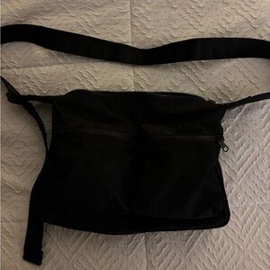 Baggu Medium Cargo Crossbody - Black